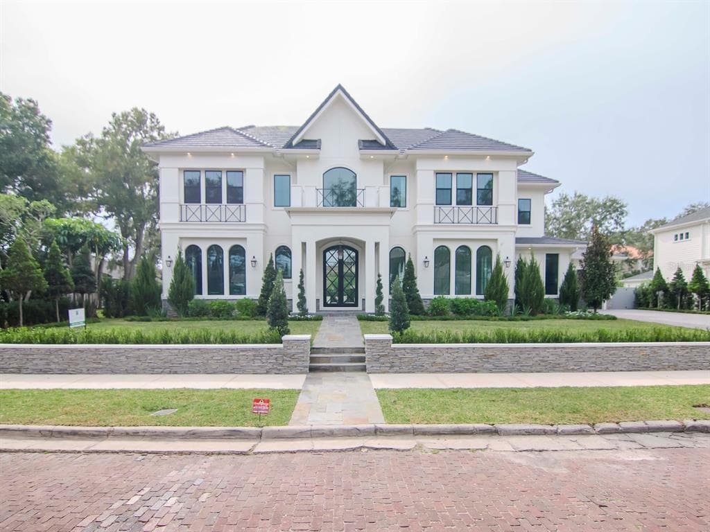 3410 W MULLEN AVENUE TAMPA, FL 33609
