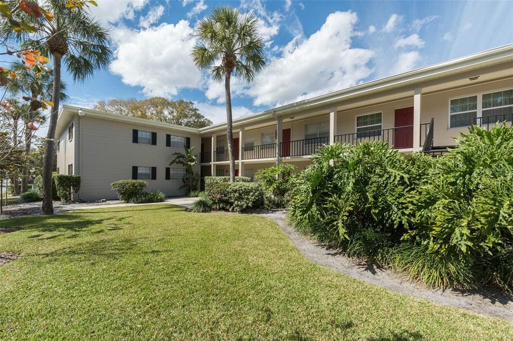 2207 S CAROLINA AVENUE UNIT 9 TAMPA, FL 33629