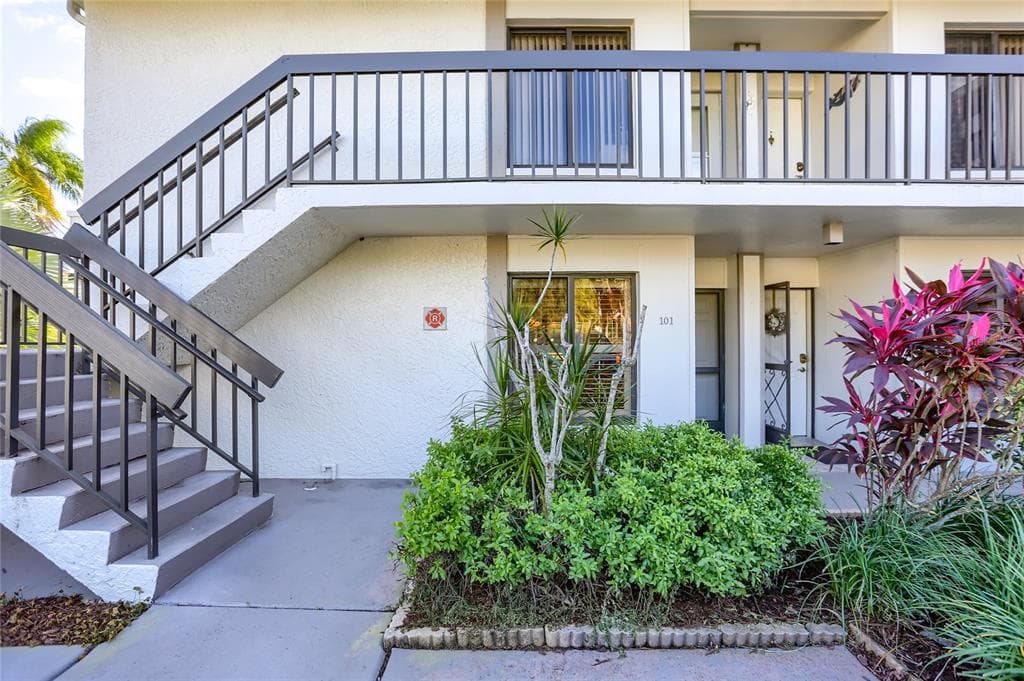 6361 BAHIA DEL MAR BOULEVARD UNIT 101 ST PETERSBURG, FL 33715