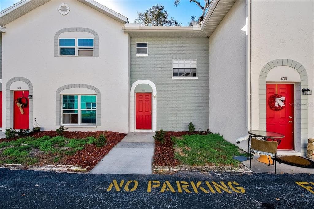5710 TOWNHOUSE DRIVE UNIT 5710 NEW PORT RICHEY, FL 34652
