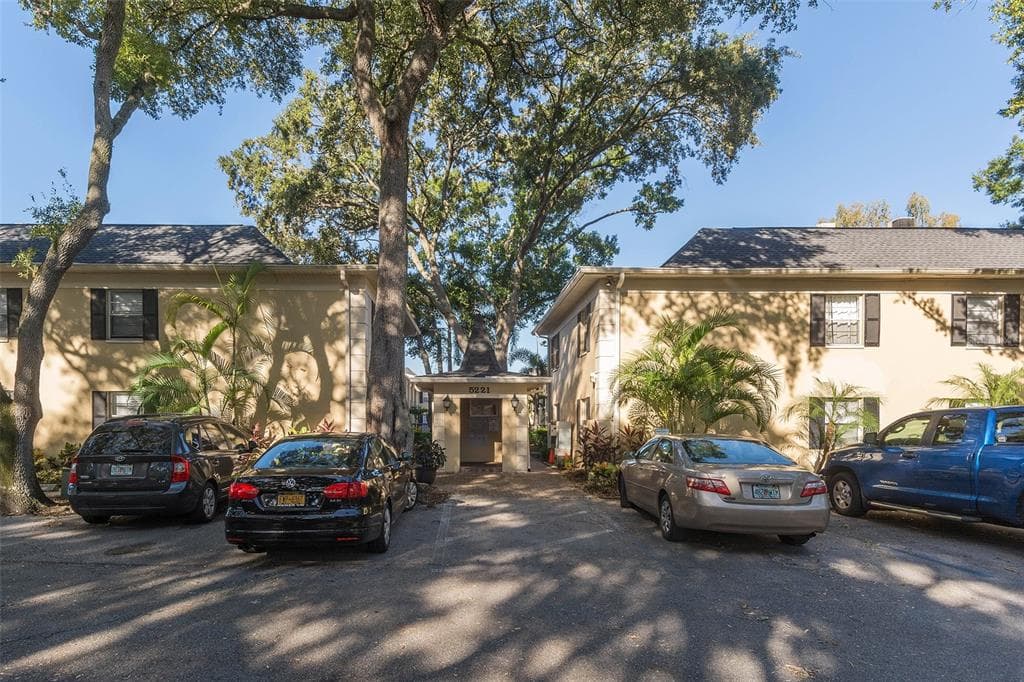 5221 BAYSHORE BOULEVARD UNIT 58 TAMPA, FL 33611
