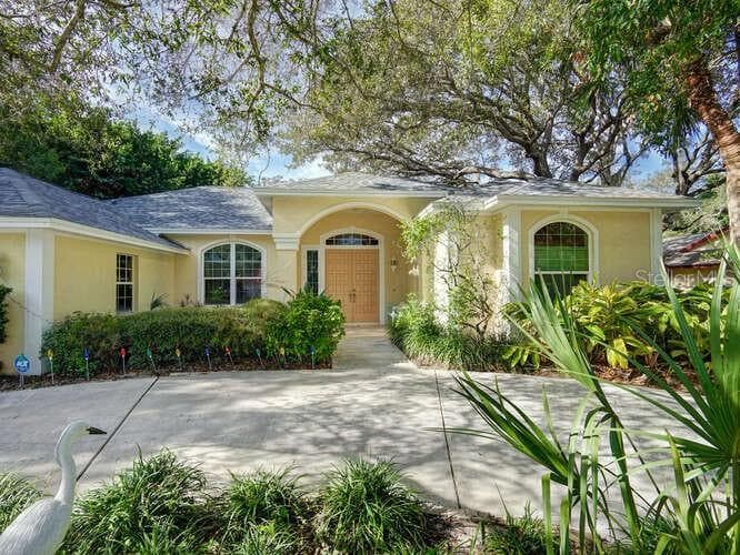 2886 ARMADILLO DRIVE