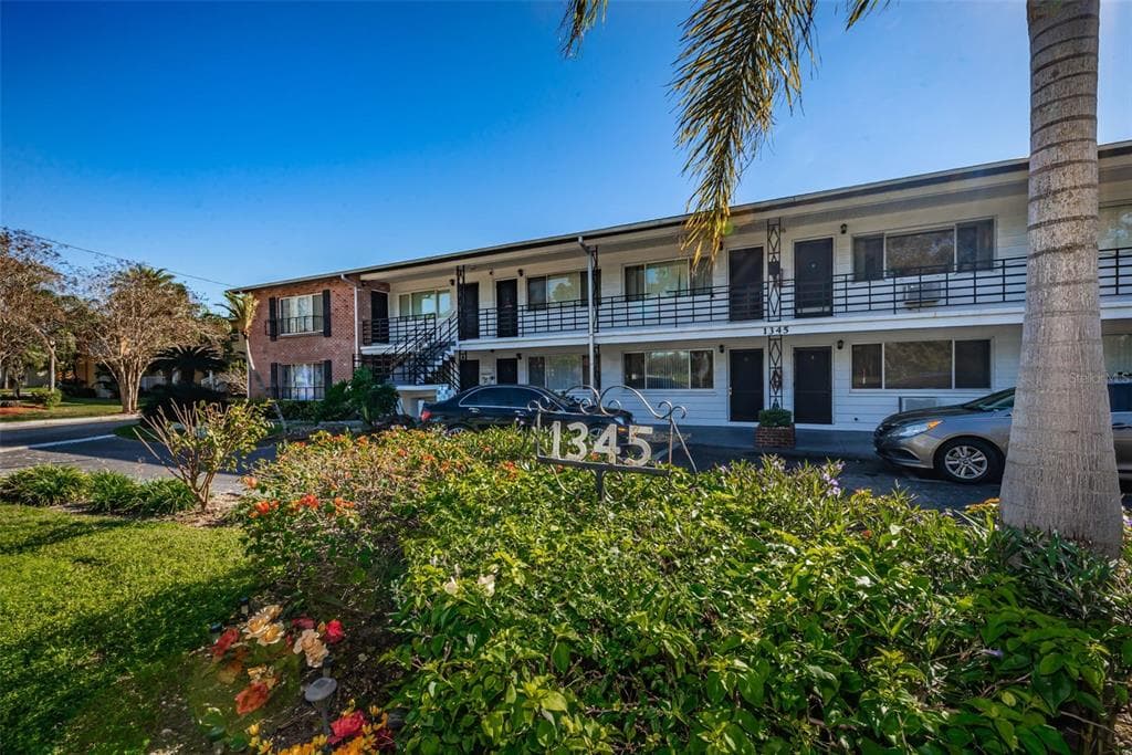 1345 DREW STREET UNIT 1 CLEARWATER, FL 33755