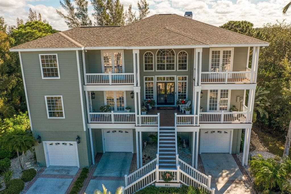 861 POINT SEASIDE DRIVE CRYSTAL BEACH, FL 34681