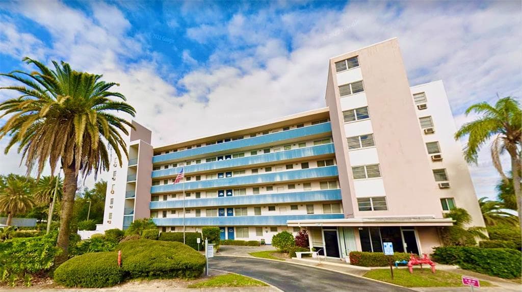 200 N BETTY LN UNIT 6C CLEARWATER, FL 33755