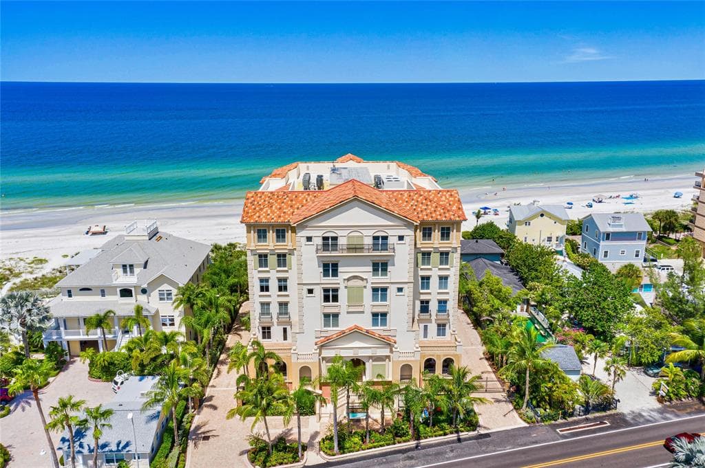 19640 GULF BOULEVARD UNIT 702