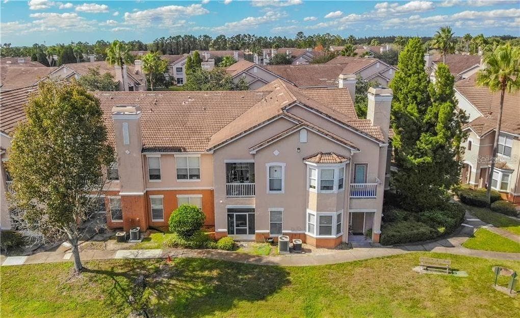 18005 VILLA CREEK DRIVE TAMPA, FL 33647