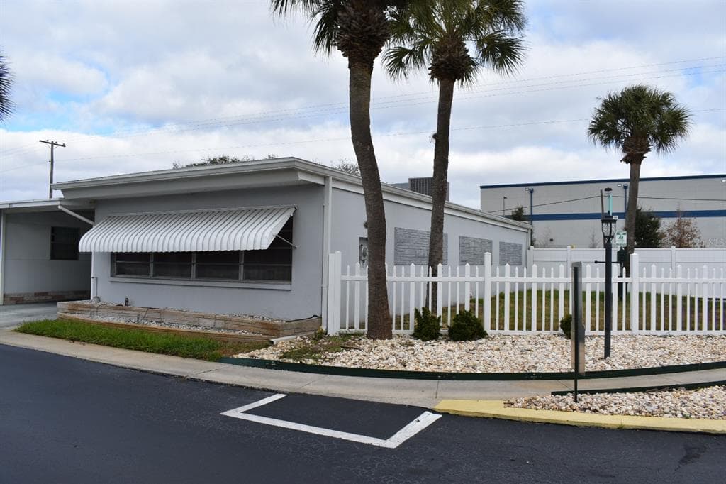 250 ROSERY ROAD NW UNIT 207 LARGO, FL 33770