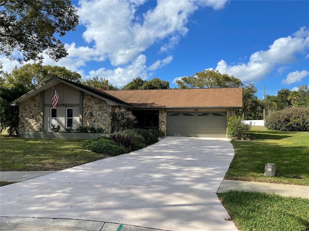 1764 ABERDEEN COURT