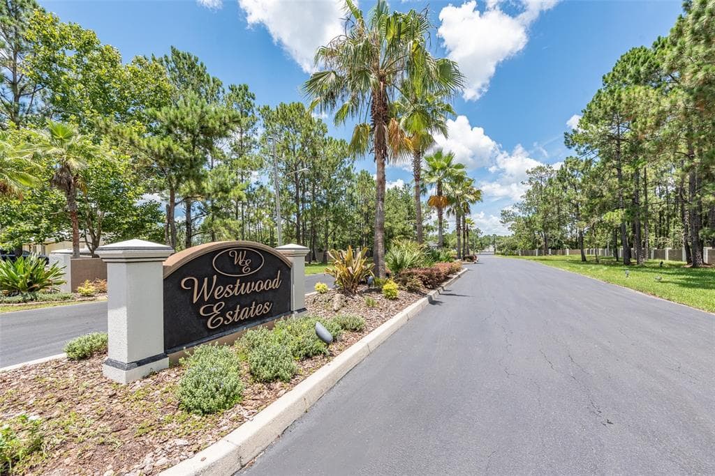 8336 WOODLEAF BOULEVARD WESLEY CHAPEL, FL 33544