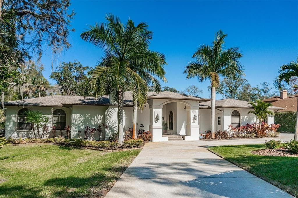 956 ROYAL BIRKDALE DRIVE TARPON SPRINGS, FL 34688