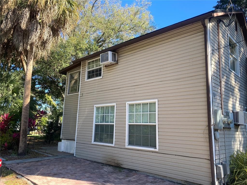 209 20TH STREET E UNIT 1 BRADENTON, FL 34208