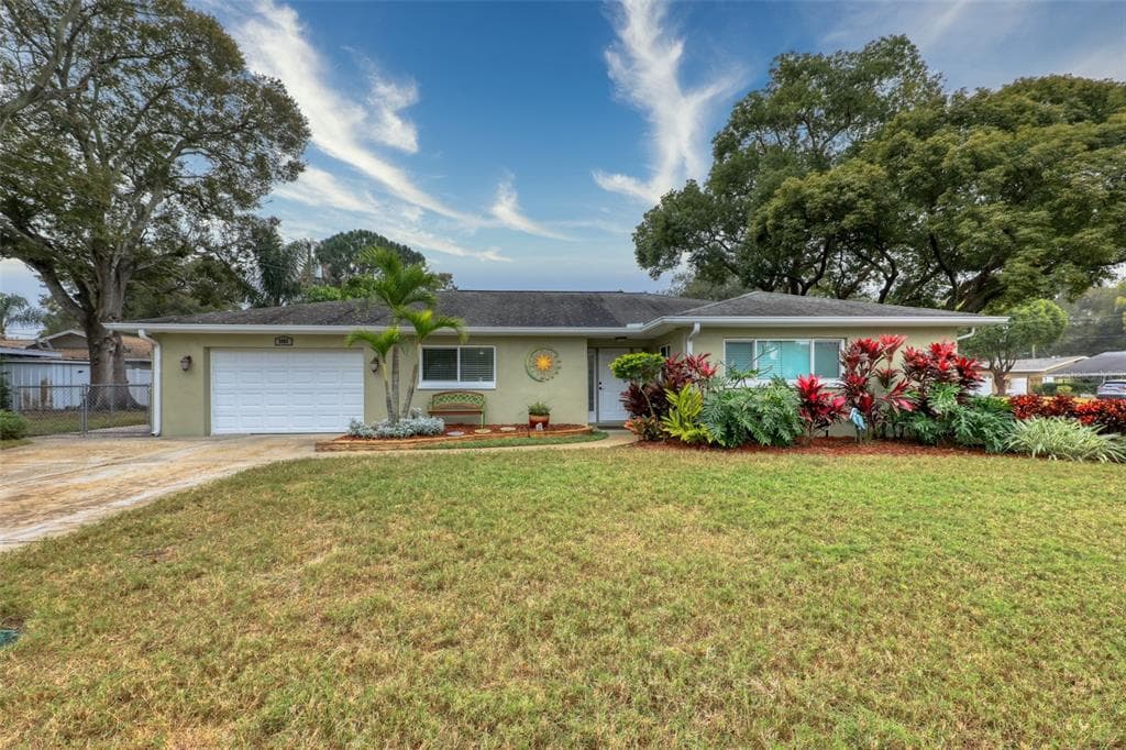 5582 45TH AVENUE N KENNETH CITY, FL 33709