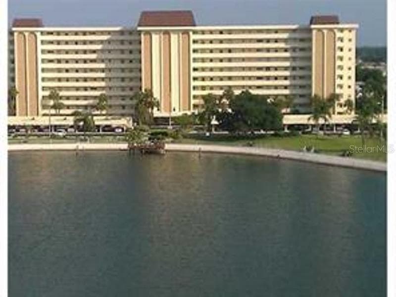 4725 COVE CIRCLE UNIT 211 ST PETERSBURG, FL 33708