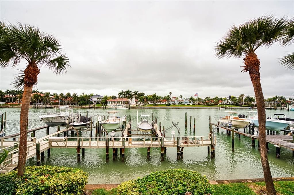 534 PINELLAS BAYWAY S UNIT 205 TIERRA VERDE, FL 33715