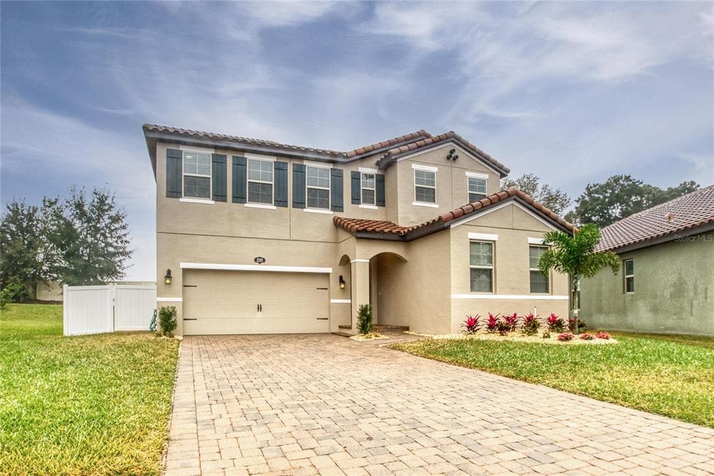 2297 BELLA LUNA CIRCLE LAKELAND, FL 33810