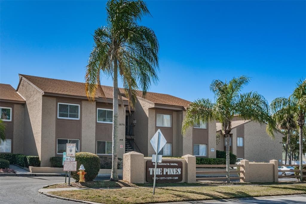 1575 GREENLEA DRIVE UNIT 9 CLEARWATER, FL 33755