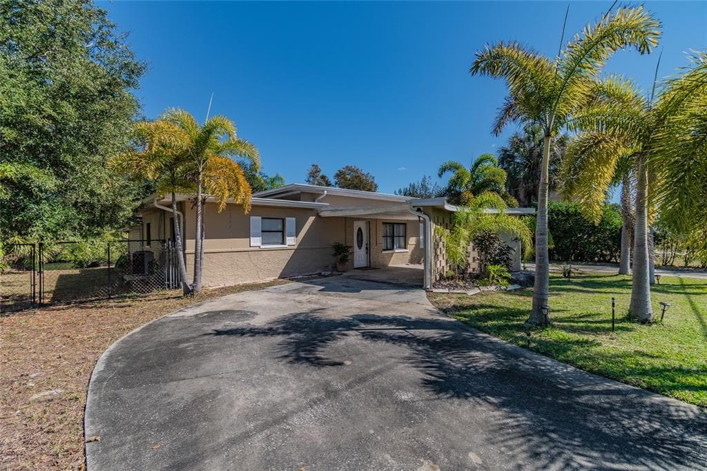 305 FLAMINGO DRIVE