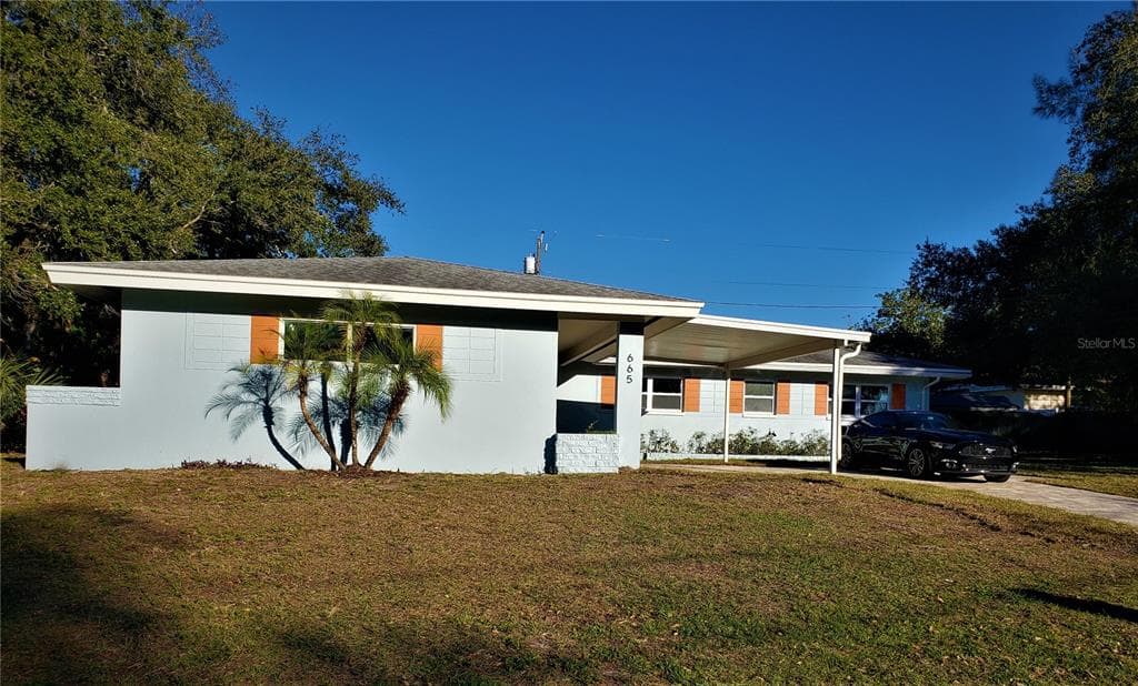 665 CRESCENT DRIVE