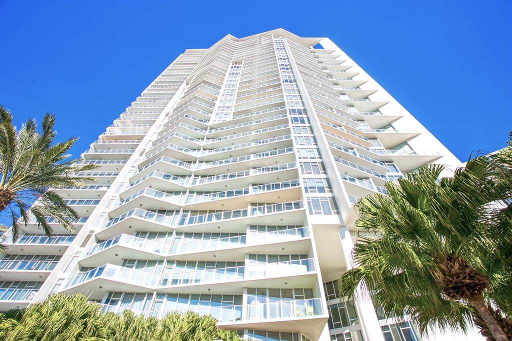 175 1ST STREET S UNIT 405 ST PETERSBURG, FL 33701