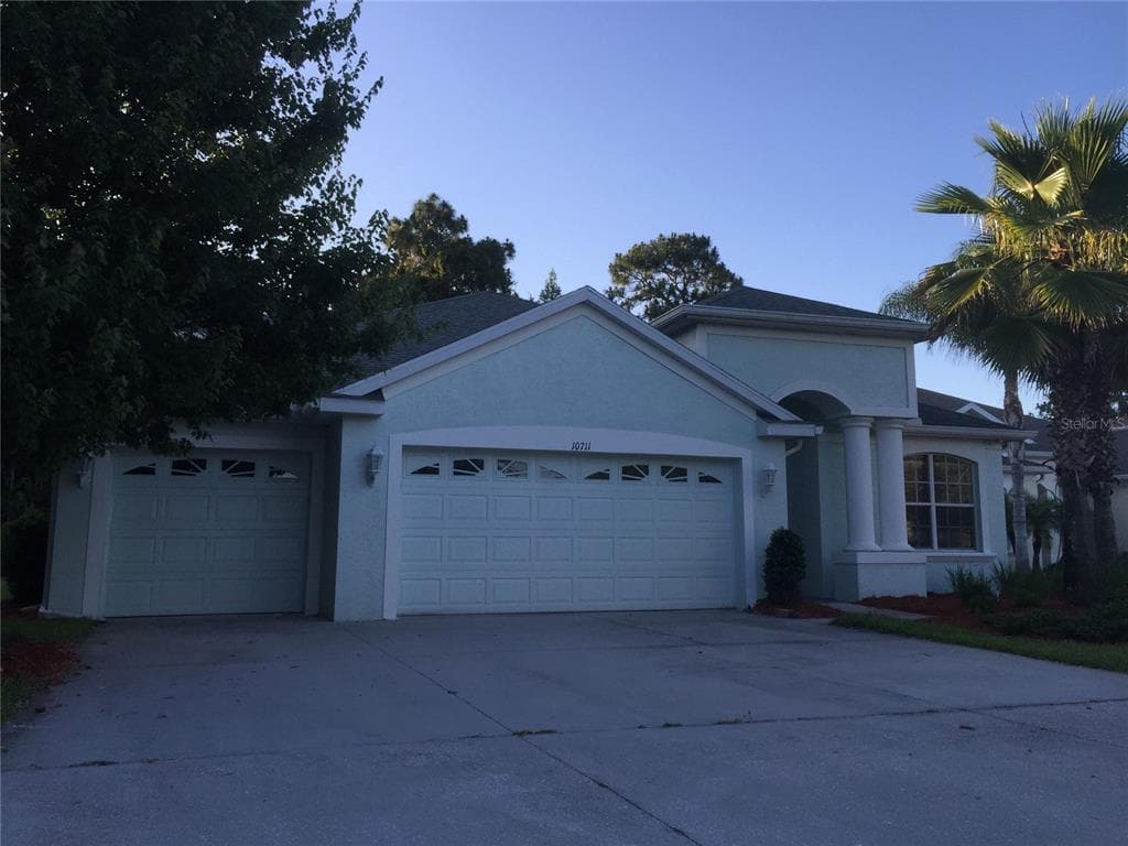 10711 PEARL BERRY LOOP LAND O LAKES, FL 34638