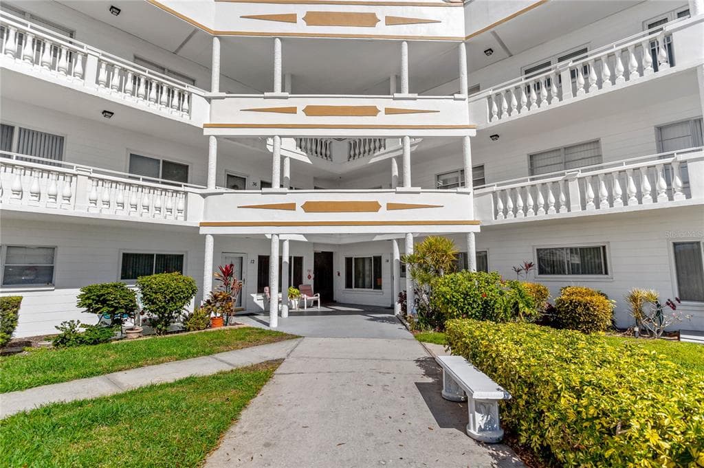 2428 COLUMBIA DRIVE UNIT 34 CLEARWATER, FL 33763