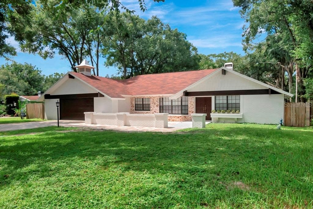 4007 HUDSON LANE TAMPA, FL 33618
