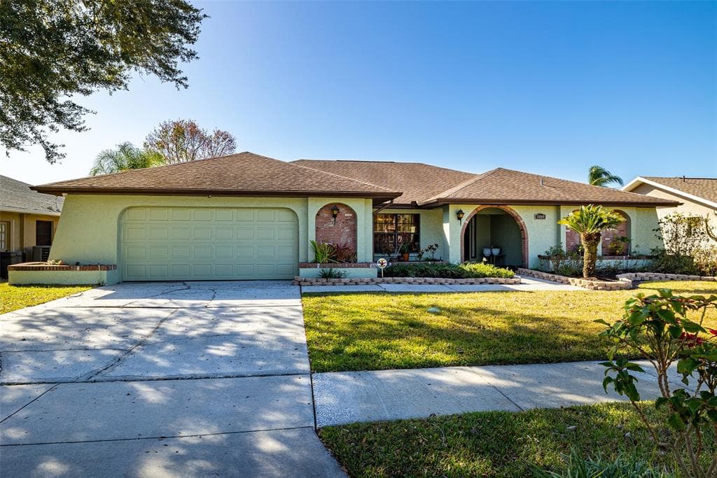 14169 FENNSBURY DRIVE TAMPA, FL 33624