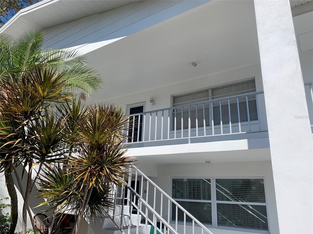 321 BRANDY WINE DRIVE UNIT 321 LARGO, FL 33771