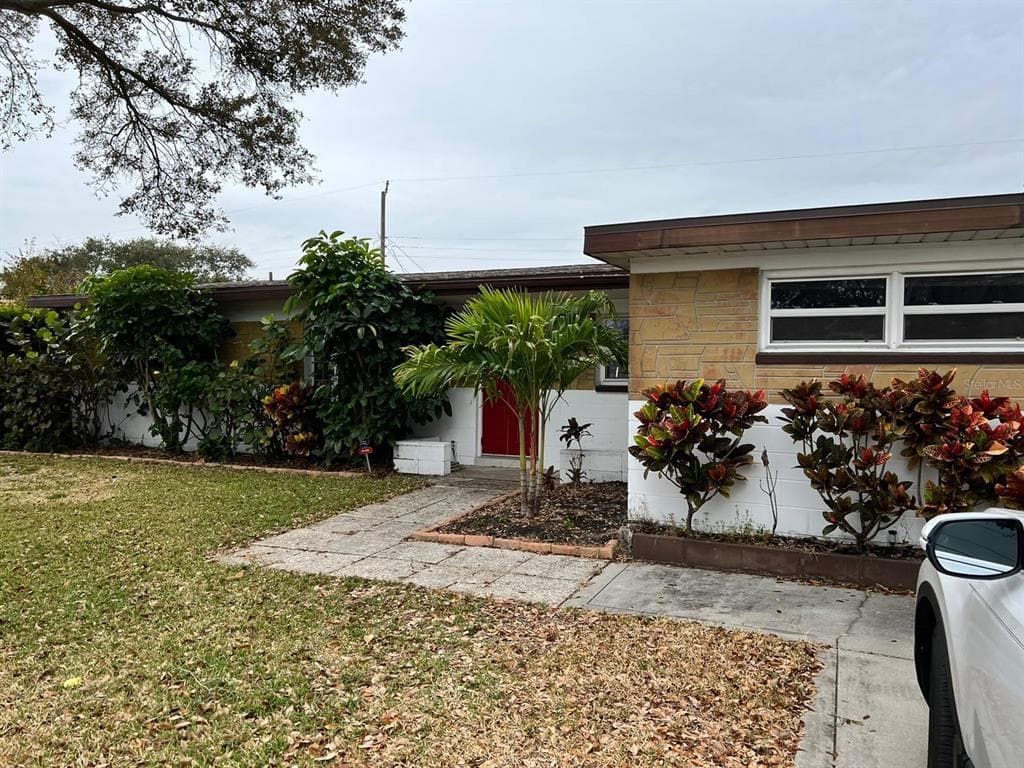 6418 DR MARTIN LUTHER KING JR ST ST PETERSBURG, FL 33702