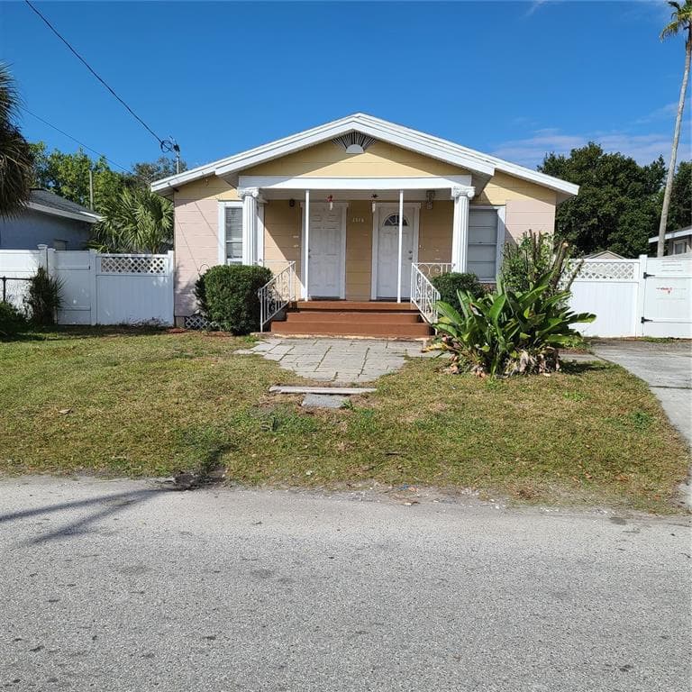 2519 W WALNUT STREET