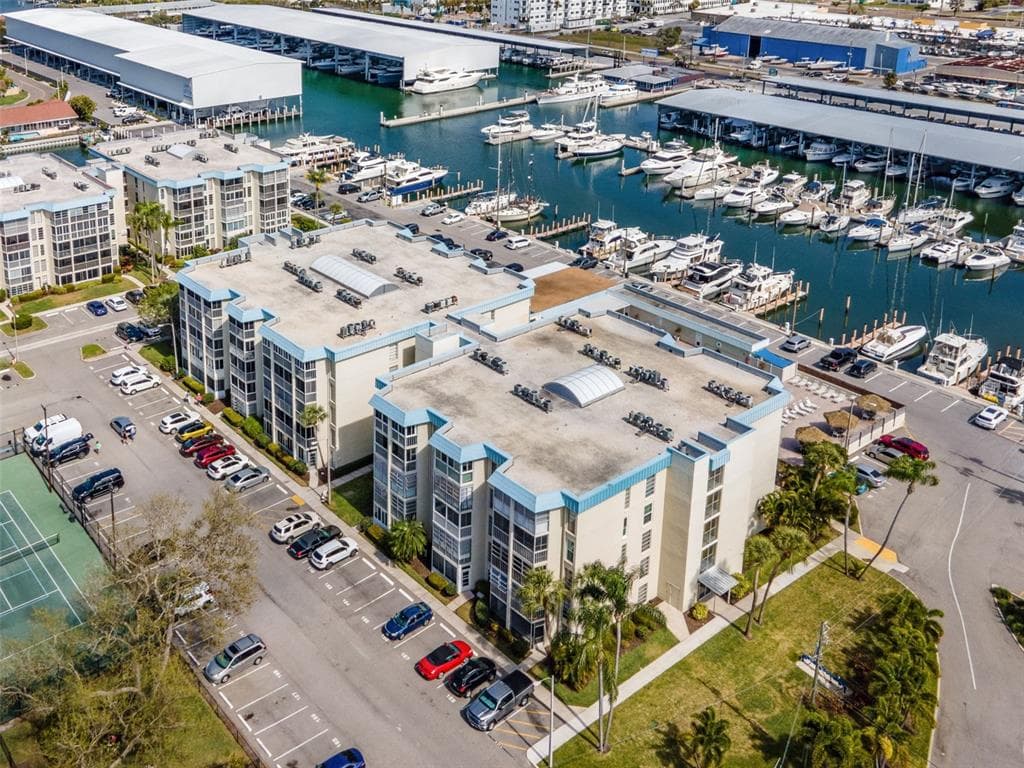 4908 38TH WAY S UNIT 402 ST PETERSBURG, FL 33711
