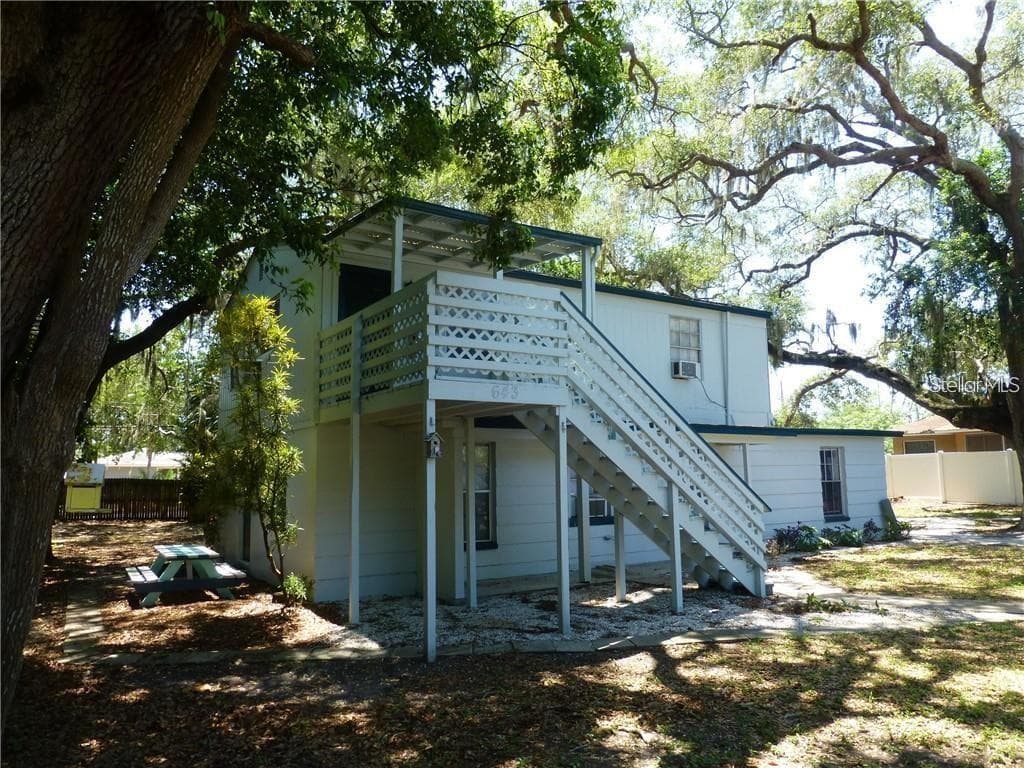 643 WISTERIA COURT UNIT A DUNEDIN, FL 34698