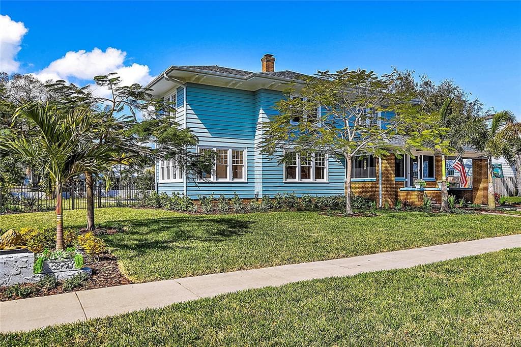 2400 14TH STREET N ST PETERSBURG, FL 33704
