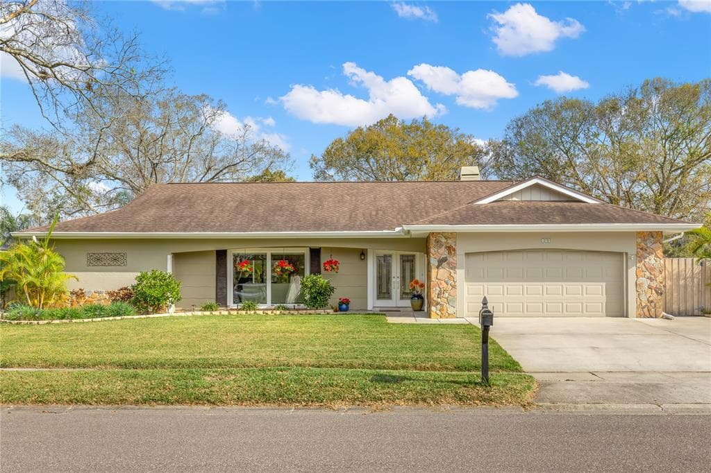 450 PALMDALE DRIVE OLDSMAR, FL 34677