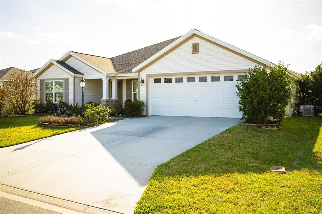 5638 CEDAR WAXWING DRIVE THE VILLAGES, FL 32163