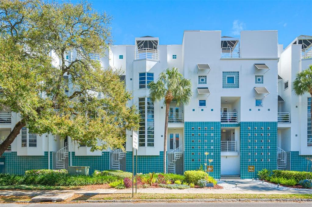 4950 BAYSHORE BOULEVARD UNIT 6 TAMPA, FL 33611