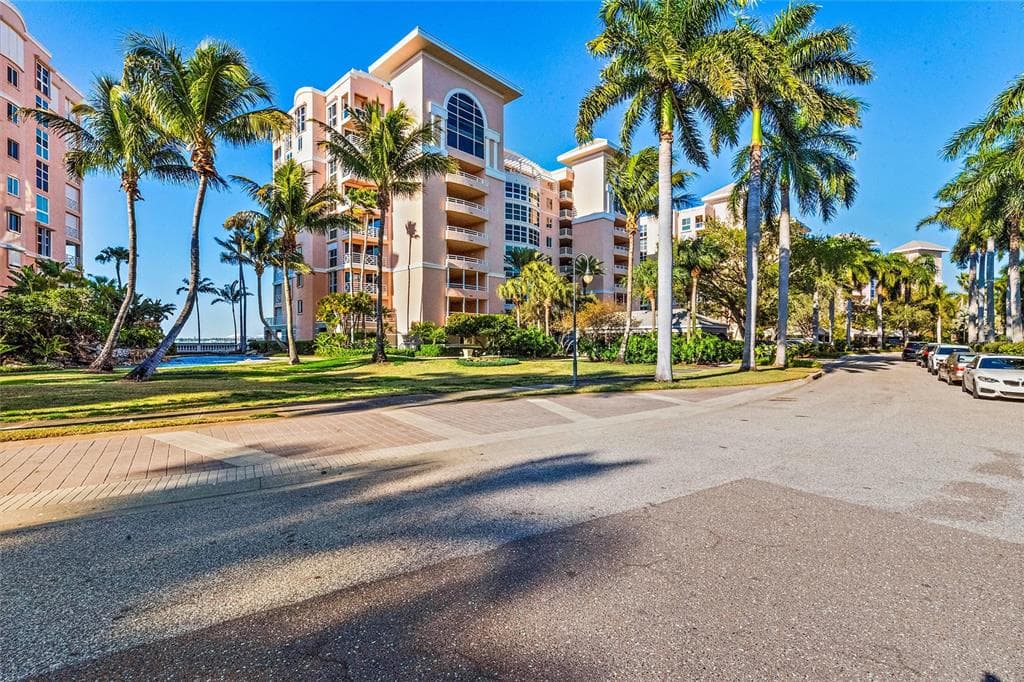 4971 BACOPA LANE S UNIT 402 ST PETERSBURG, FL 33715