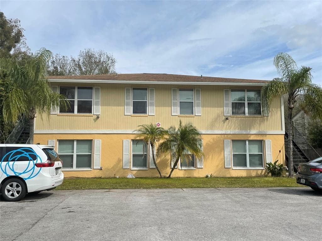 8425 CAMDEN STREET UNIT D TAMPA, FL 33614
