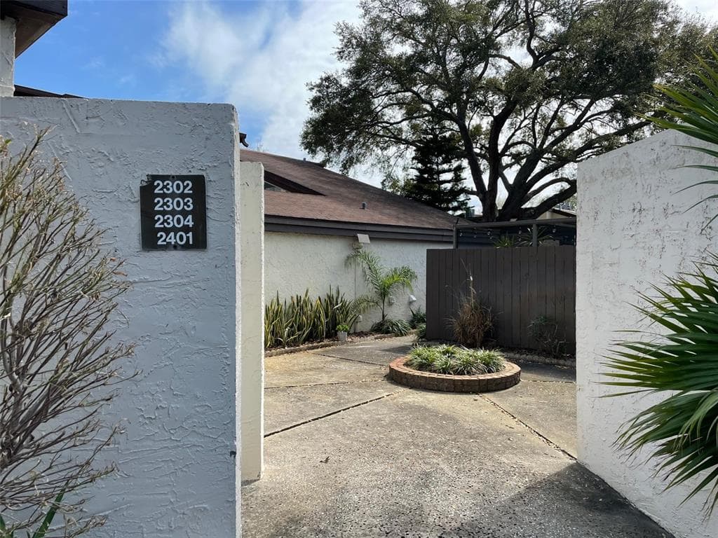 2095 SUNSET POINT ROAD UNIT 2304