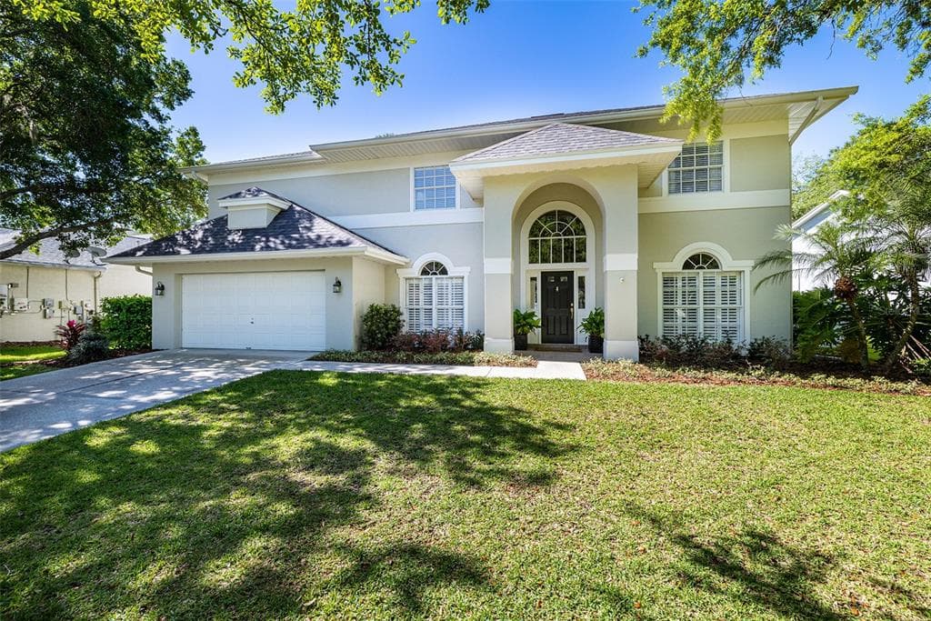 8703 HIDDEN GREEN LANE TAMPA, FL 33647