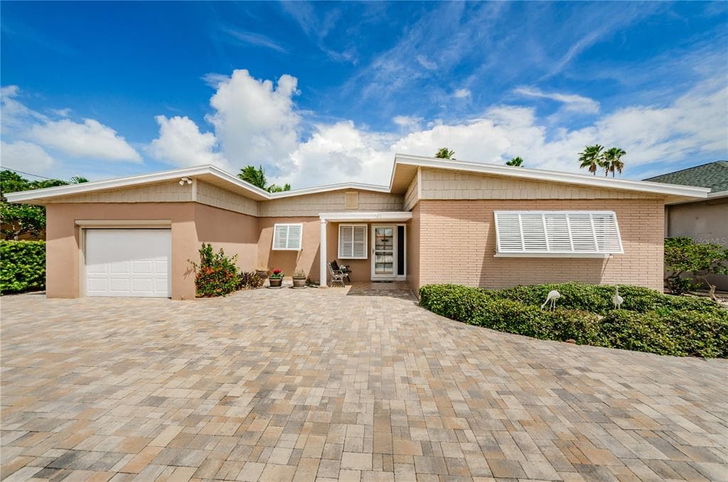 1983 W VINA DEL MAR ST PETE BEACH, FL 33706