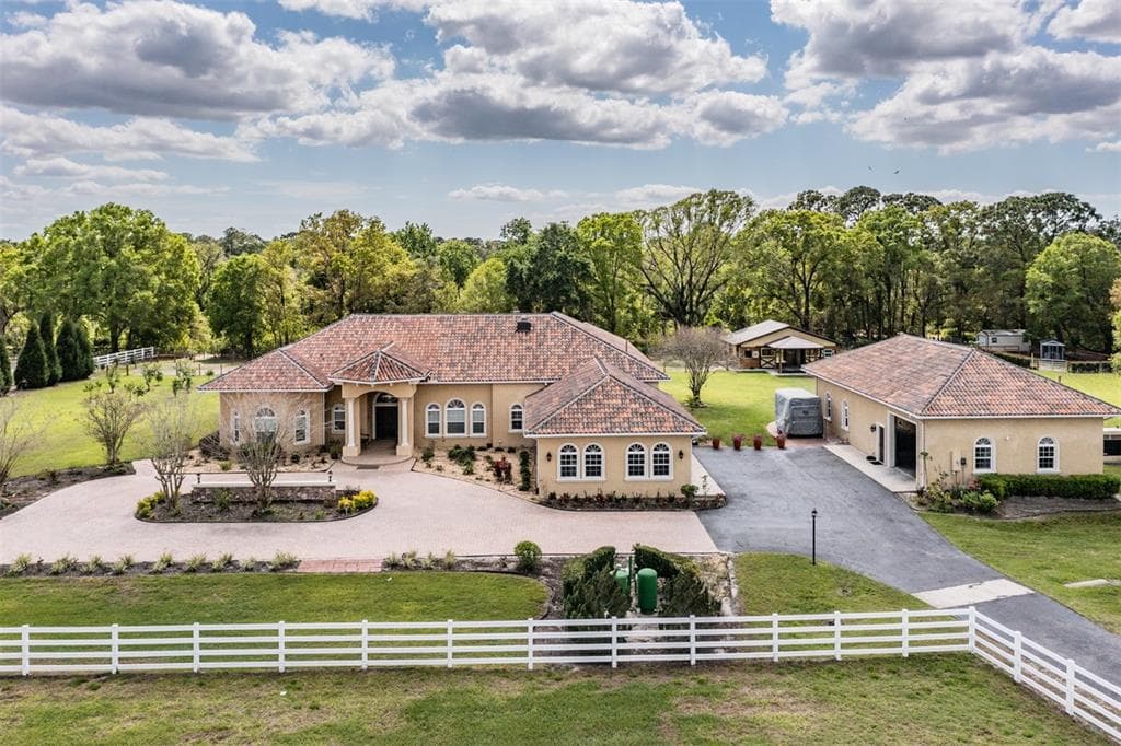 11405 TROTTING DOWN DRIVE