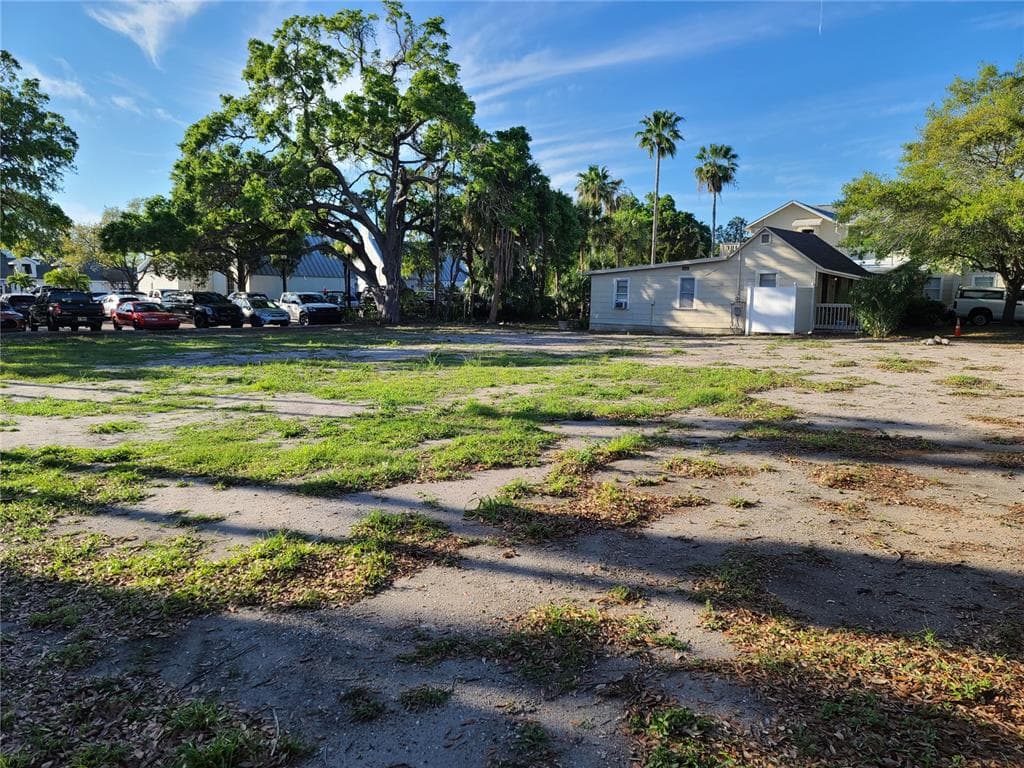 324 SCOTLAND STREET DUNEDIN, FL 34698