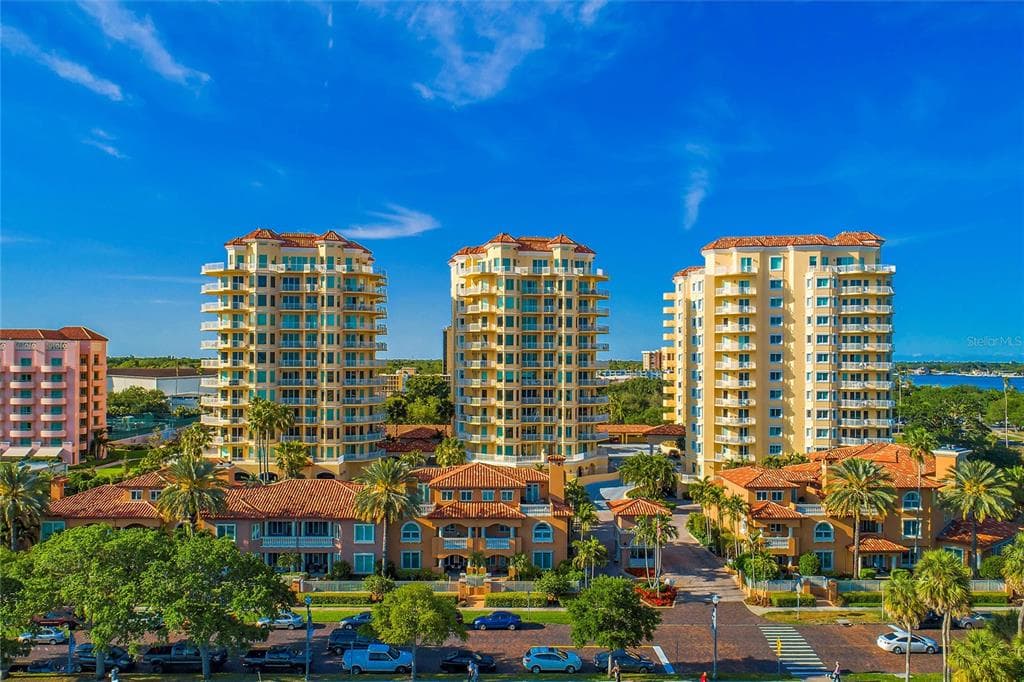 555 5TH AVE NE UNIT 322