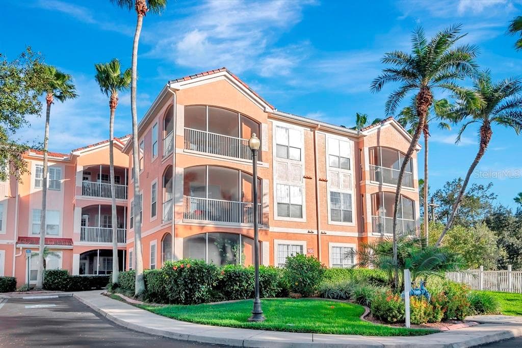 5000 CULBREATH KEY WAY UNIT 1-218 TAMPA, FL 33611