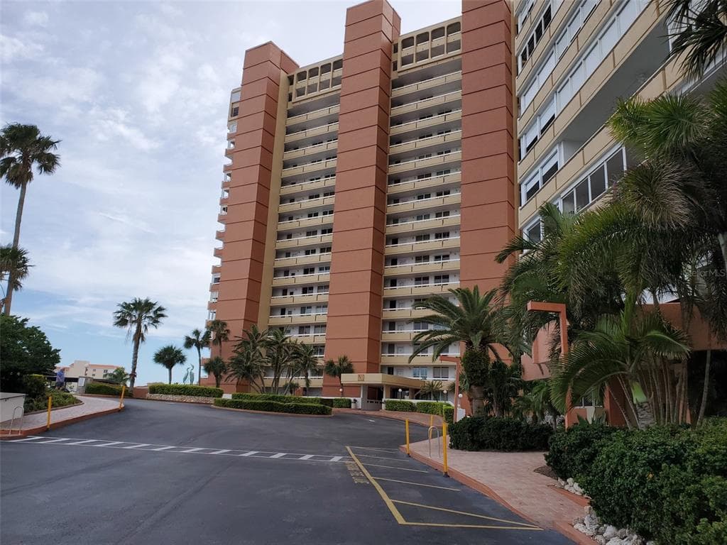 17900 GULF BOULEVARD UNIT 2E
