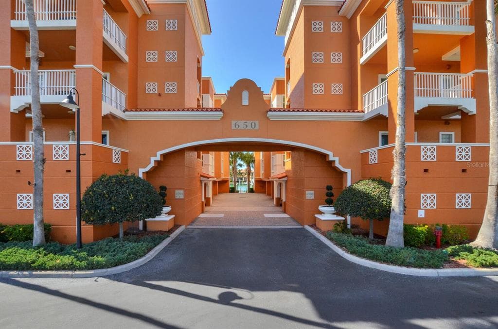 650 PINELLAS BAYWAY S UNIT 1102 TIERRA VERDE, FL 33715