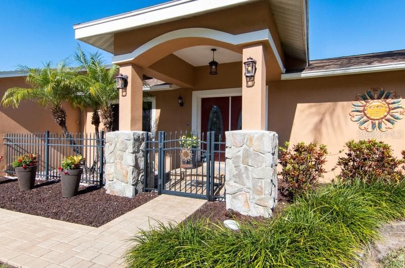 5916 OAKHURST DRIVE SEMINOLE, FL 33772