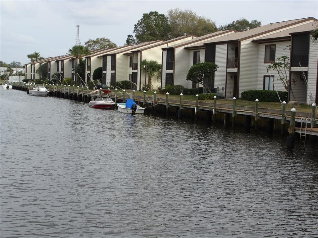 359 MOORINGS COVE DRIVE UNIT 10C TARPON SPRINGS, FL 34689